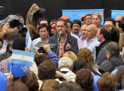 Scioli: �Los massistas que vuelven son peronistas que quieren ganar�