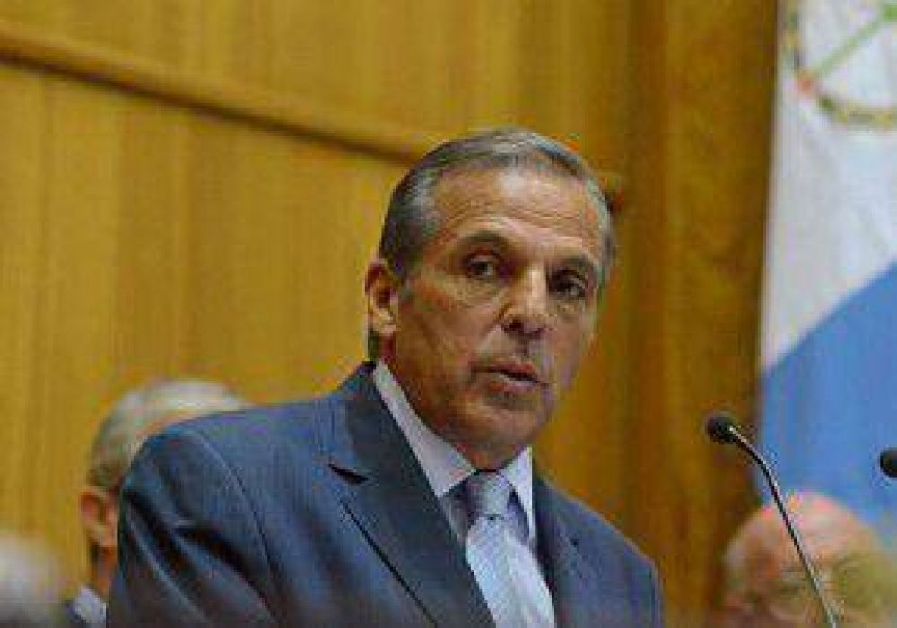 Sapag envi� una ley para reestructurar toda la deuda 
