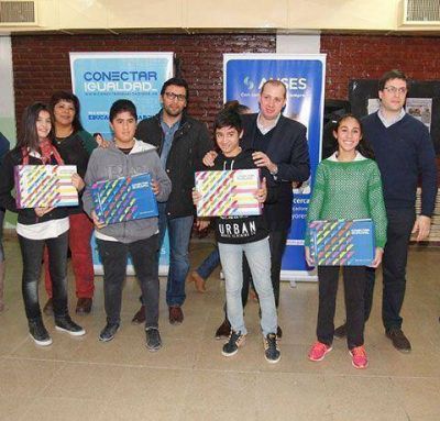 ANSeS entreg� netbooks en Piedra Buena