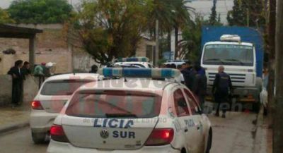 Detenidos mientras vend�an droga en el barrio Siglo XX