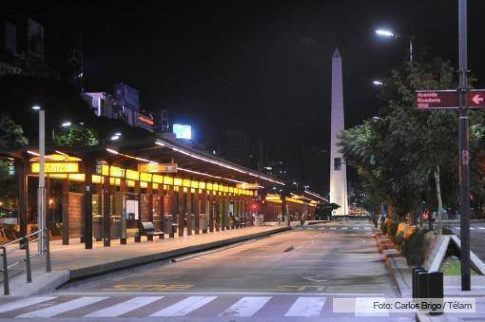 La falta de transporte y los cortes caracterizaron el segundo paro del a�o del sindicalismo opositor