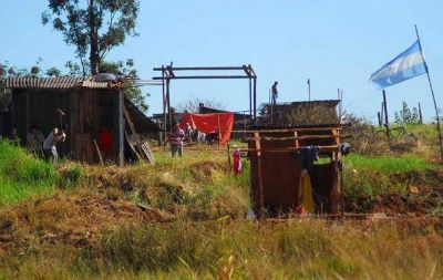 Ante falta de respuestas, familias usurpan terrenos del barrio N�stor Kirchner