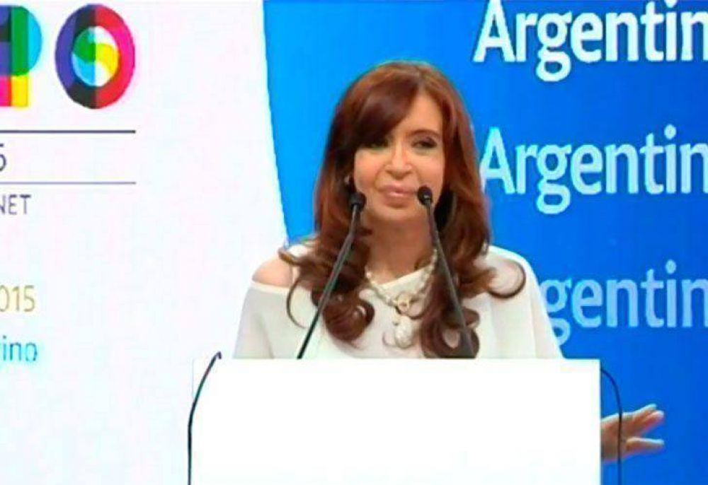 Lejos del paro, Cristina insiste en sus propias cifras de pobreza: 