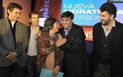 Bossio se mostr� con sus candidatos en Ca�uelas