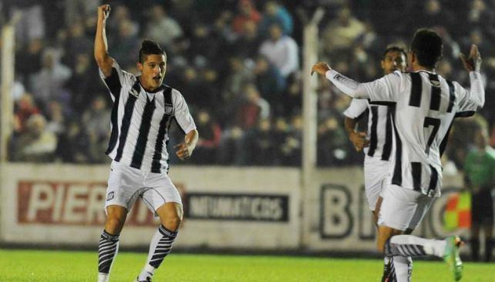 Talleres: la alegr�a de Franco Piergi�comi por marca su primer gol en Talleres