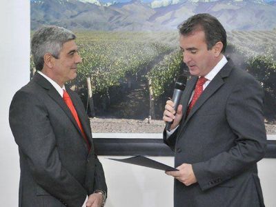 Mendoza renov� y ampli� deuda por $197 millones