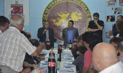 VETERANOS DE GUERRA DE MALVINAS BRIND� SU APOYO A DIAZ P�REZ PARA UN NUEVO MANDATO COMO INTENDENTE