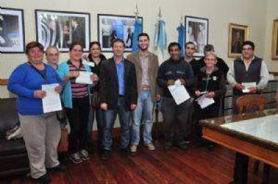 El Intendente Speranza entreg� cr�ditos para Microemprendimientos