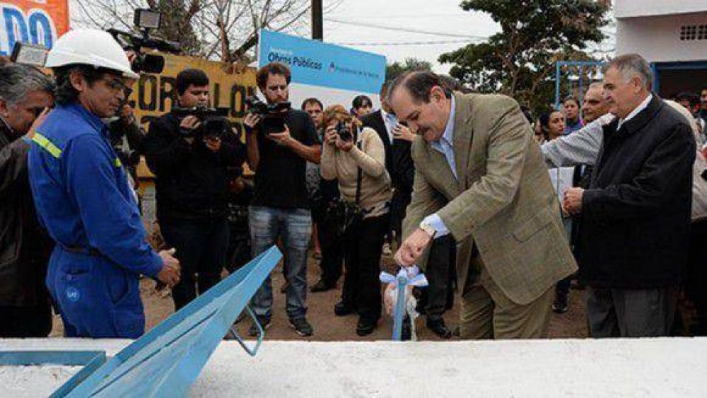 Inauguran pozo de agua que beneficiar� a 10 mil personas