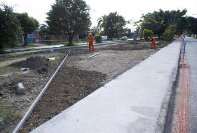 En Las Am�ricas construyen la primera ciclov�a de la Capital