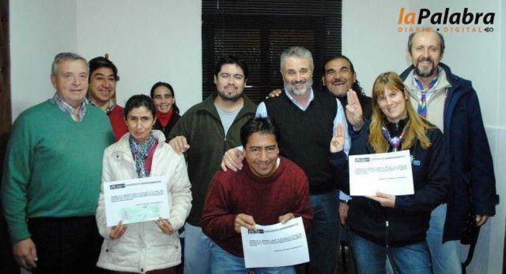 Curetti entreg subsidios de Nacin a instituciones de Patagones 