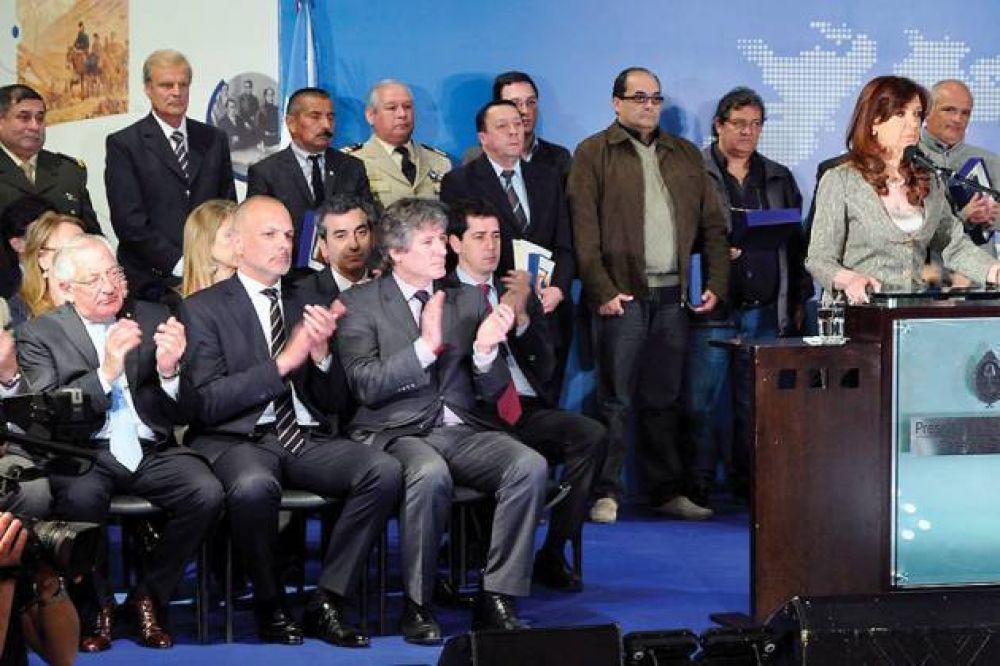 Buzzi estuvo en el acto que encabez� Cristina por los Derechos Argentinos sobre Malvinas