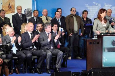 Buzzi estuvo en el acto que encabez� Cristina por los Derechos Argentinos sobre Malvinas