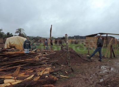 Empresas contructoras amenazan con desalojar a 80 familias en Posadas