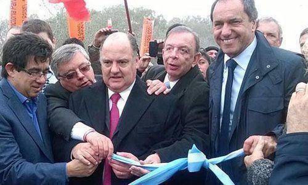 Z�ccaro se muestra con Scioli en una semana caliente