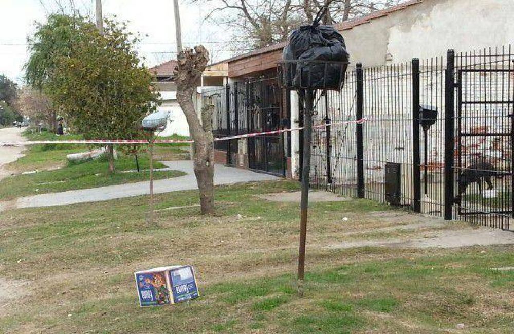 Una vecina del barrio San Antonio encontr� en la puerta de su casa el cad�ver de un beb�