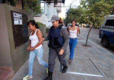 La viuda negra salt� un pared�n, se torci� un tobillo y volvi� a caer 