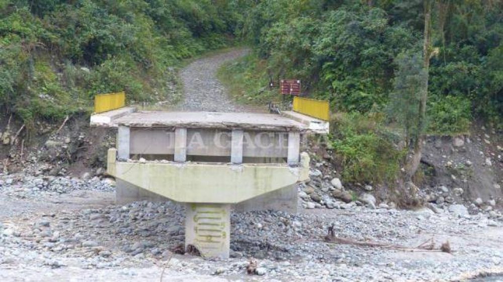 Meses despu�s de las tormentas, a�n hay caminos intransitables
