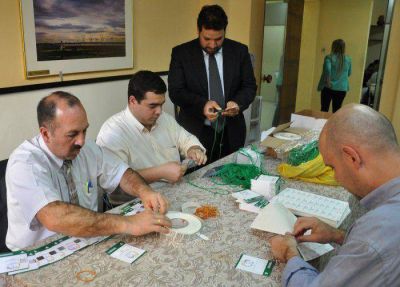 Confecci�n de credenciales para m�s 70 mil servidores