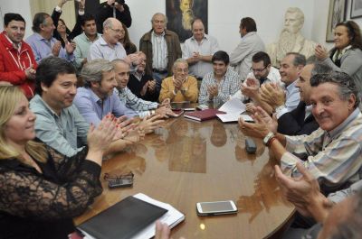 Los partidos opositores nucleados en �Cambiemos� inscribieron su alianza 