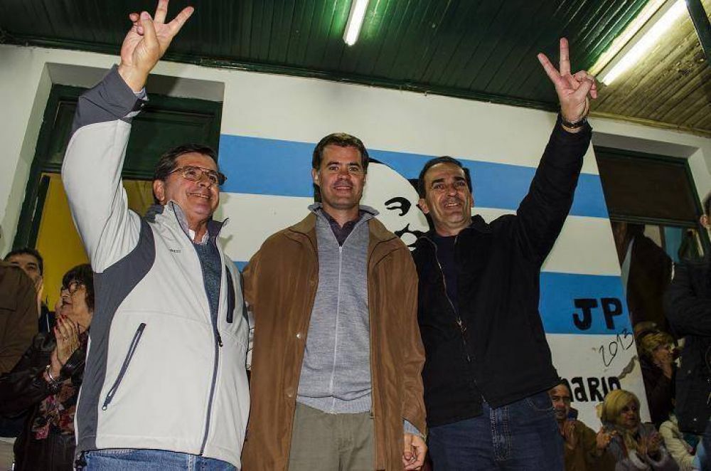 Daniel Irigoyen baj� su precandidatura a intendente y dio su apoyo a Piaggio