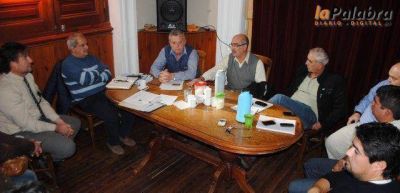 Se concret� la reuni�n entre concejales y empresarios de taxis