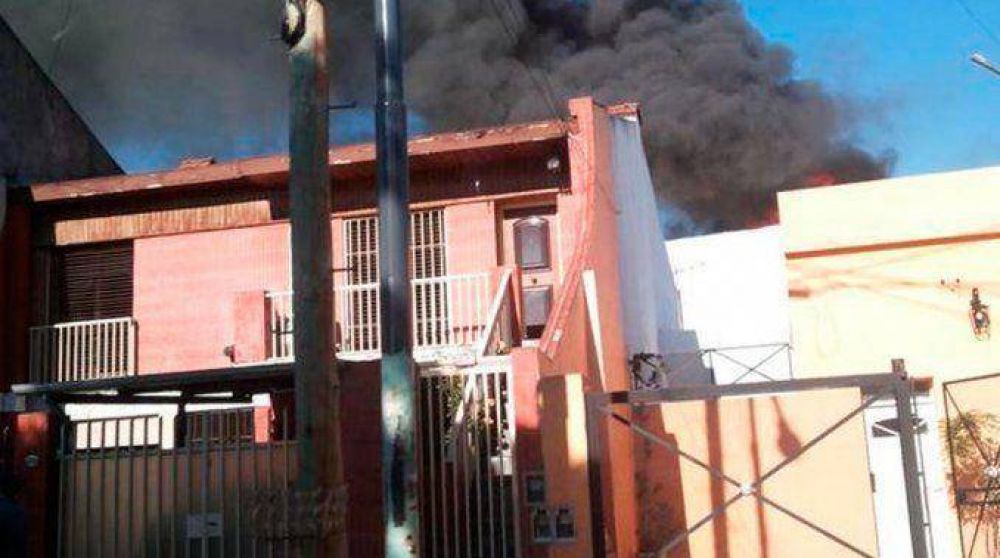 Un incendio en Villa Luro deja al menos tres heridos