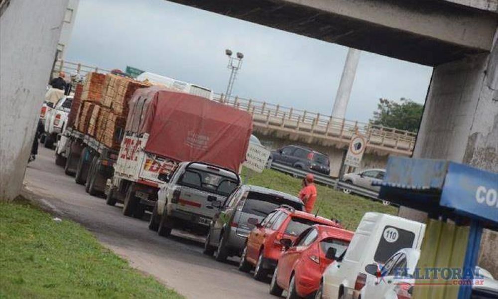 Otra vez varias horas de demora en el puente