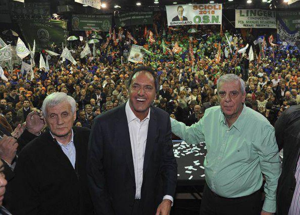 Scioli firm� compromiso para obras de saneamiento de agua y cloacas