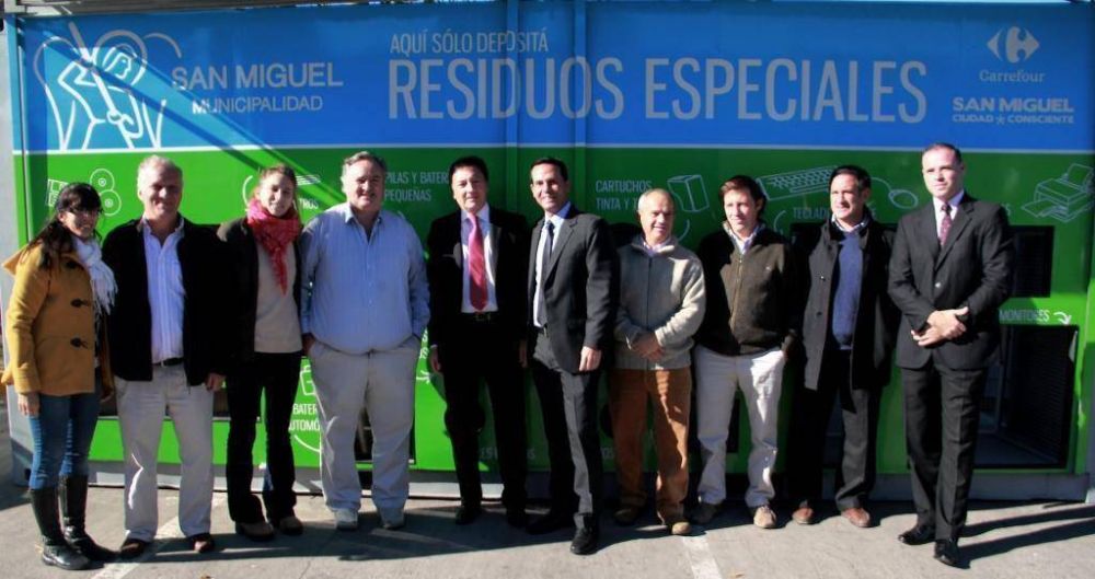 Se instal� el primer Ecopunto de residuos especiales en Mu�iz