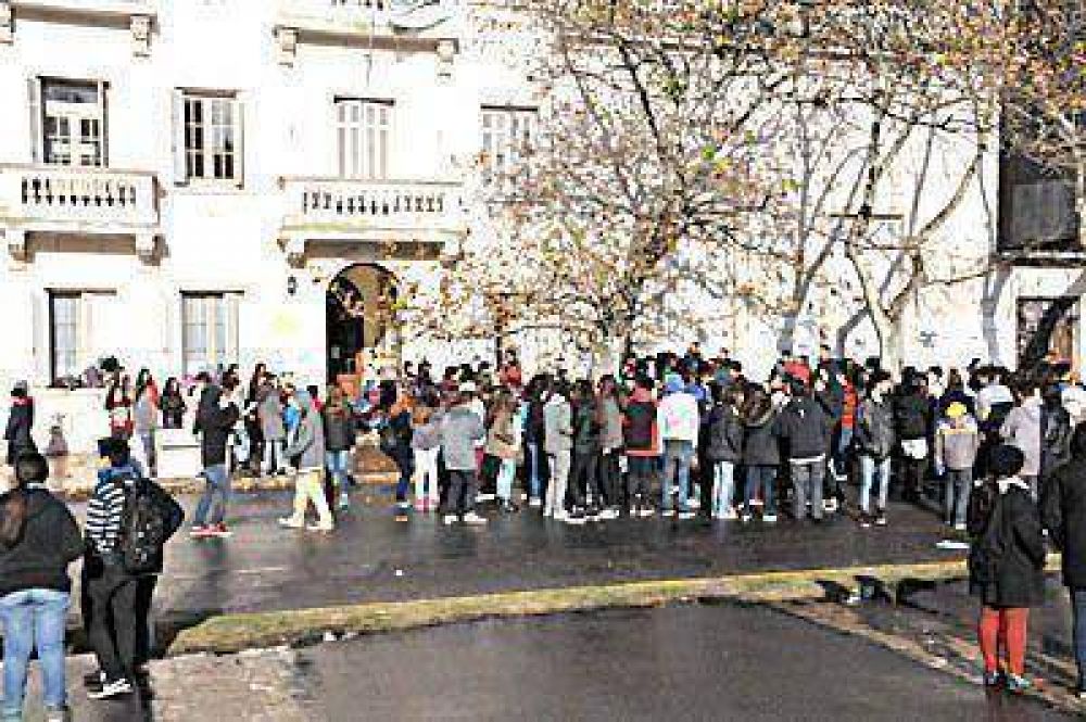 Protesta de estudiantes en reclamo de m�s presupuesto