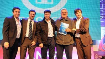 Se entregaron 340 nuevas jubilaciones a vecinos del Distrito