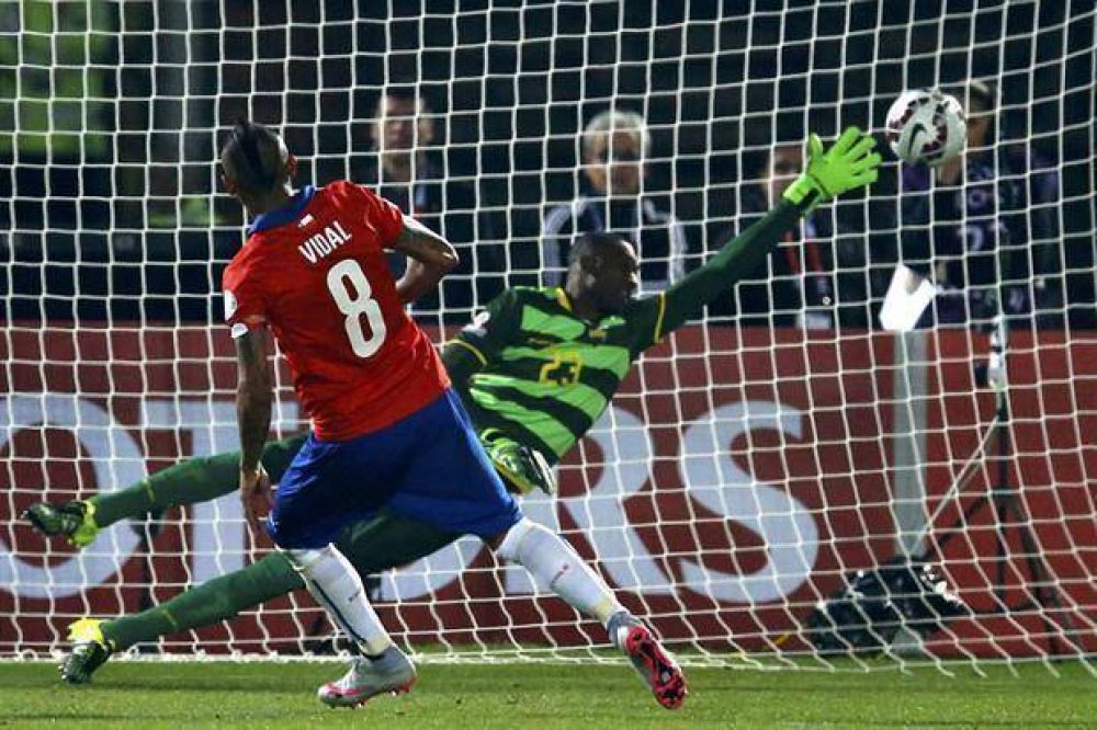 En su Copa Amrica, Chile pudo festejar en el debut: 2 a 0 ante Ecuador