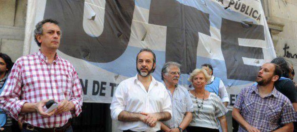  Viernes 12 de junio de 2015 | 10:23 AM  barrio f�tima Denuncian despidos en el centro educativo Construyendo Sue�os