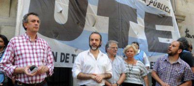  Viernes 12 de junio de 2015 | 10:23 AM  barrio f�tima Denuncian despidos en el centro educativo Construyendo Sue�os