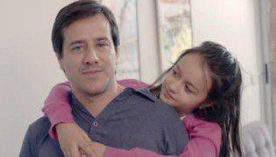 Junto a famosos, Recalde lanz� un nuevo spot de campa�a