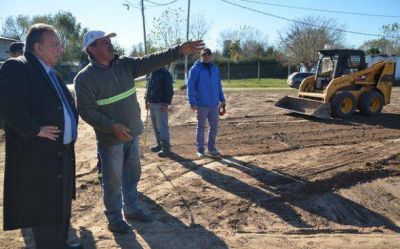 Z�ccaro intensifica la campa�a y sale a recorrer obras