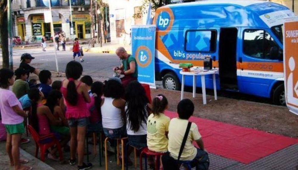 El Bibliom�vil visitar� Alsina, Portela y Coloma