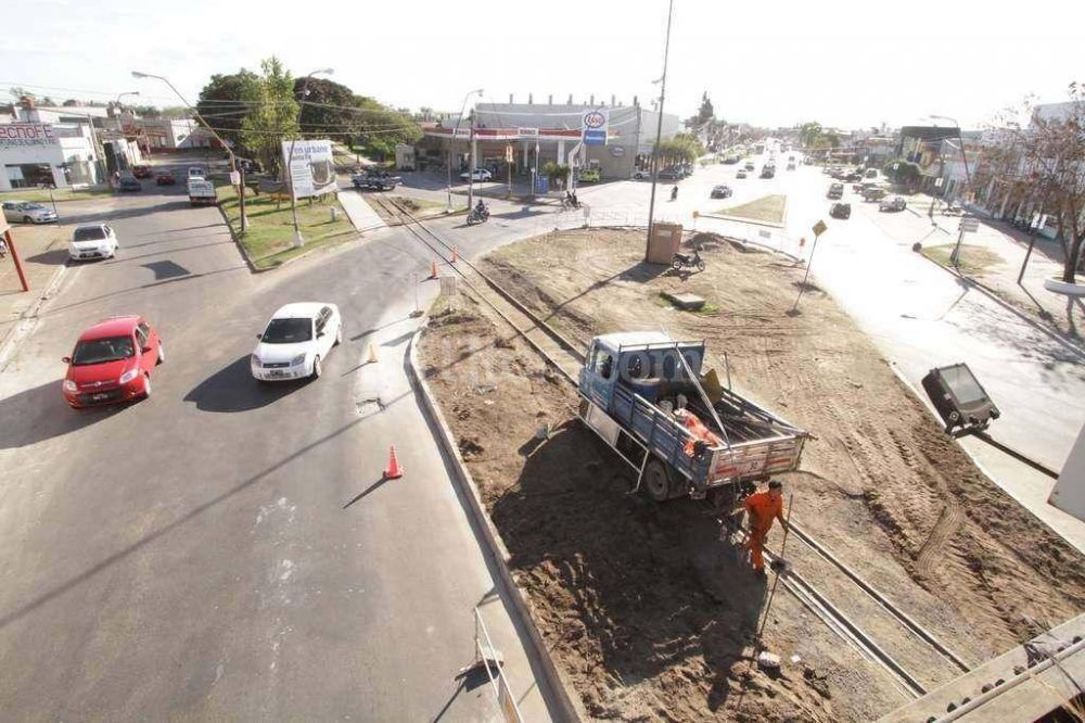 Suprimen la rotonda debajo del Puente Negro