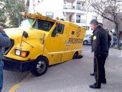 Un blindado se hundi� en una c�mara de gas