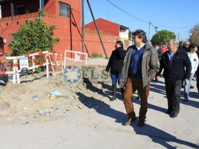Obras de red en barrio Atuel