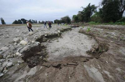 Un informe sobre los trabajos en los r�os Jaya y Gastona puso en alerta a los vecinos del sur