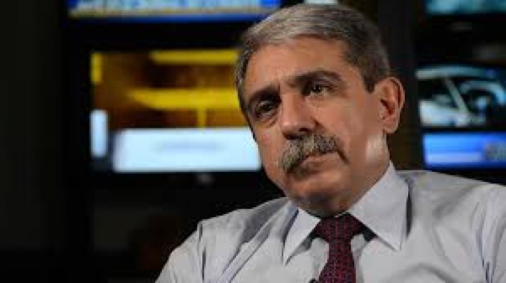 Acompa�ado por Budassi, pero sin Breitenstein, An�bal Fernandez pas� por Bah�a Blanca
