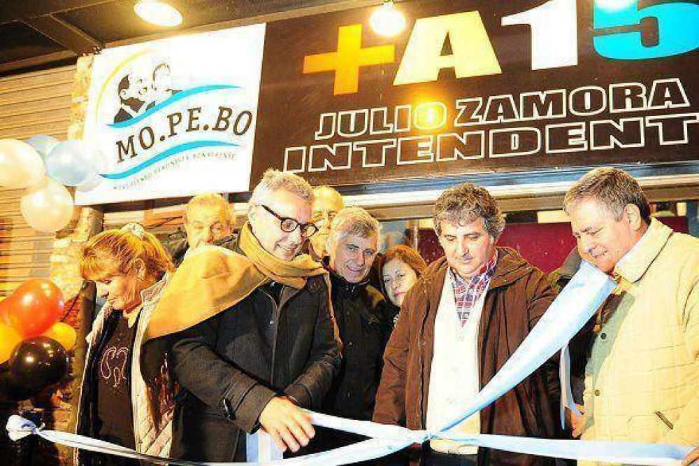 Julio Zamora camin� por General Pacheco e inaugur� un local del FR
