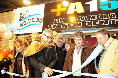Julio Zamora camin� por General Pacheco e inaugur� un local del FR