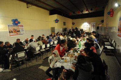 Noche de caridad platense con las personas sin techo