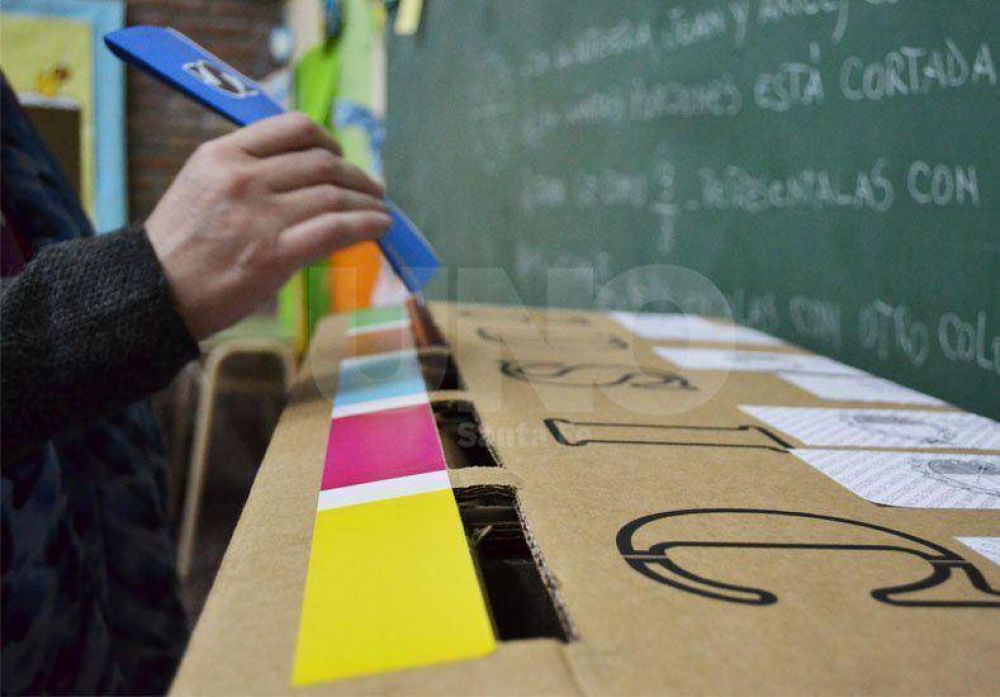 Las elecciones arrancaron con normalidad en toda la provincia