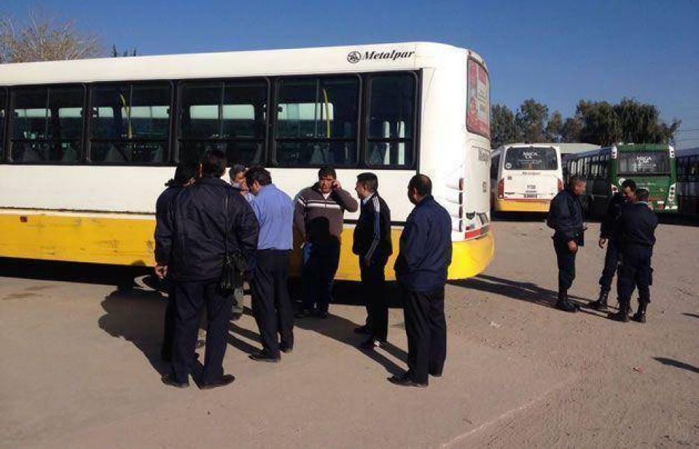 Por otra agresi�n a chofer, peligr� el transporte en C�rdoba