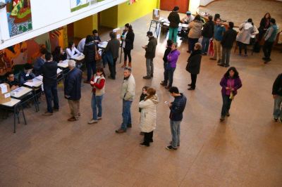 Alcanza casi el 70 por ciento el nivel de votaci�n en Bariloche