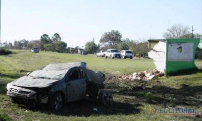 Muri� un joven al despistar e impactar contra una garita el auto que conduc�a